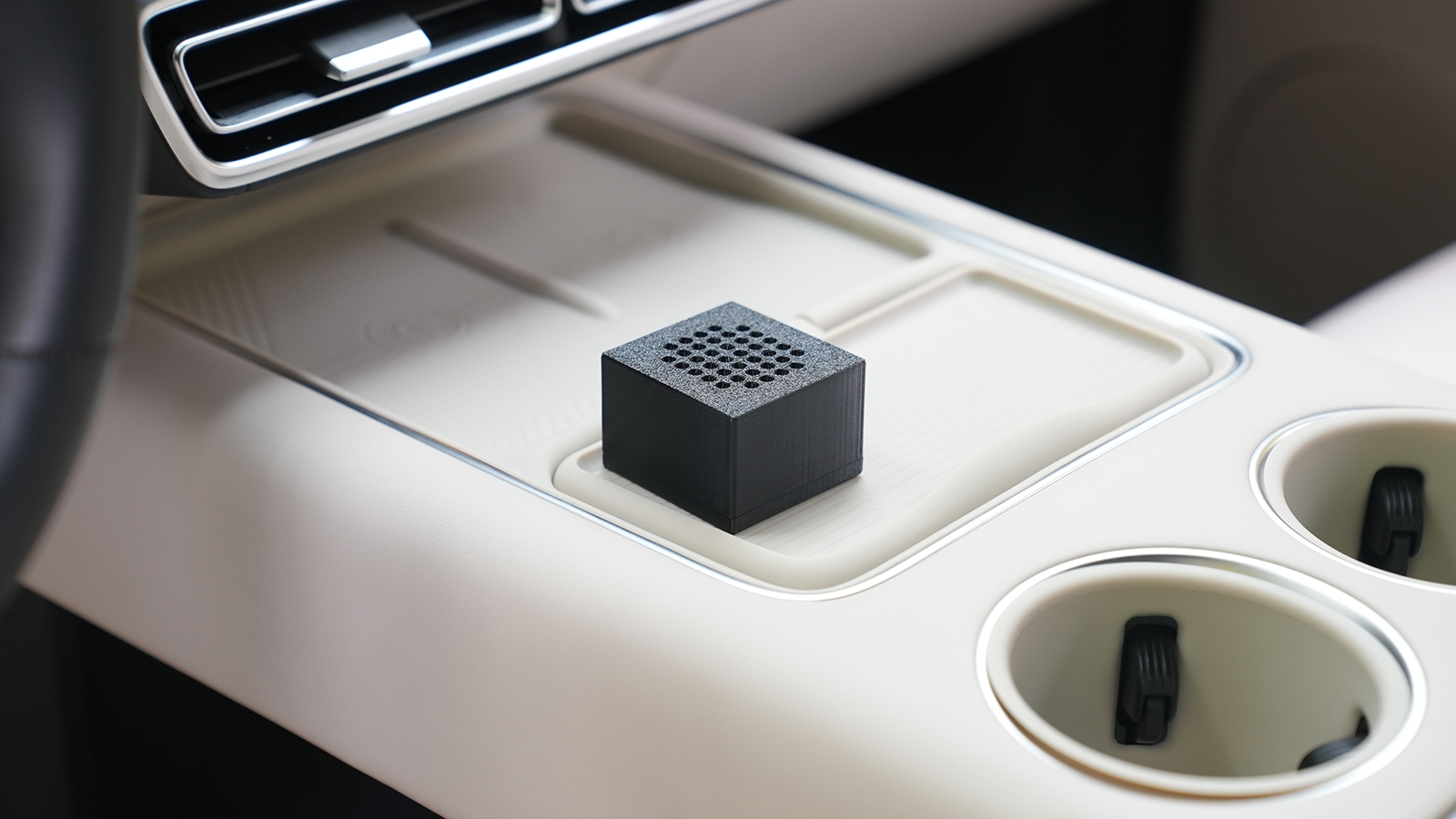 YESBOX AI voice box for overseas EV users