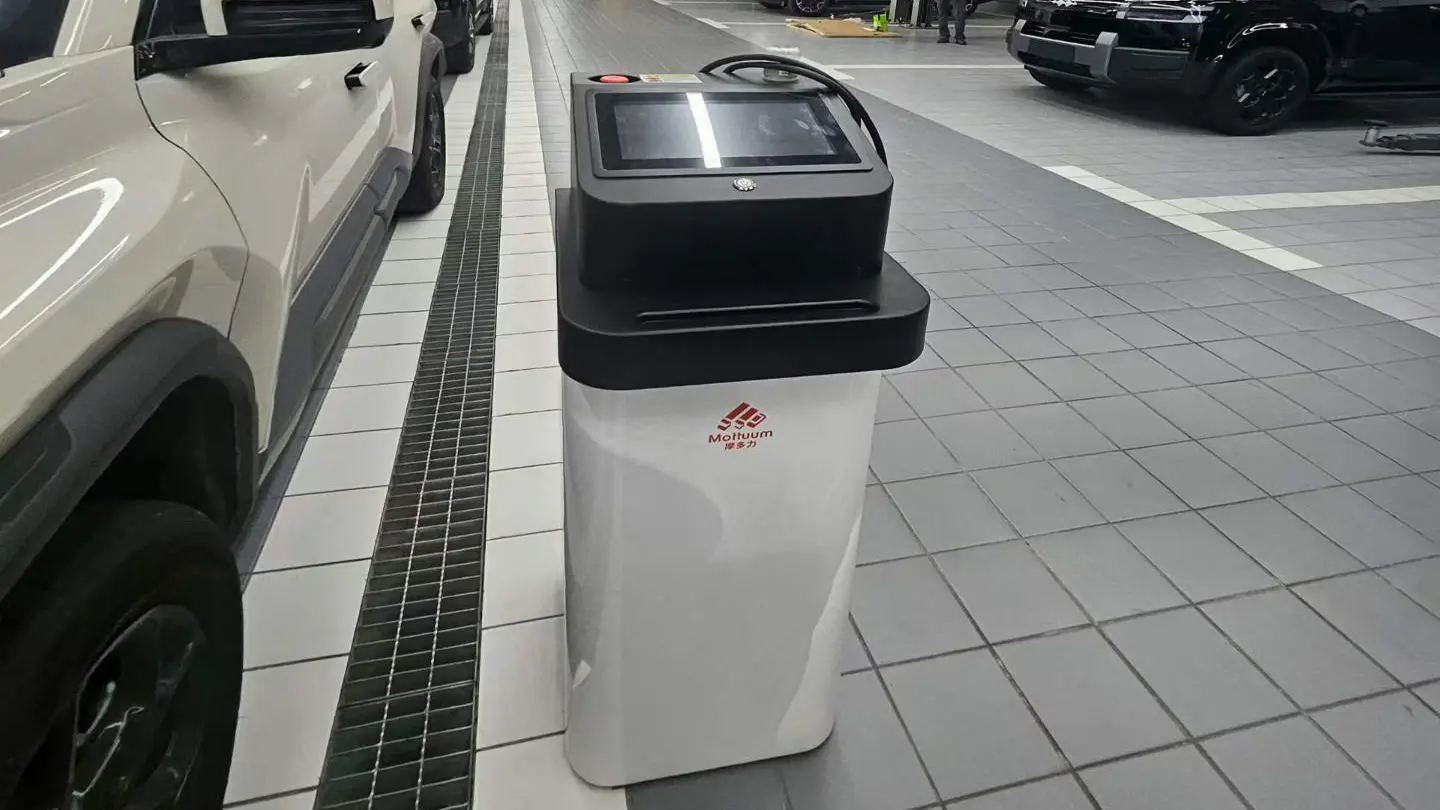 Pulse lithium battery maintenance machine
